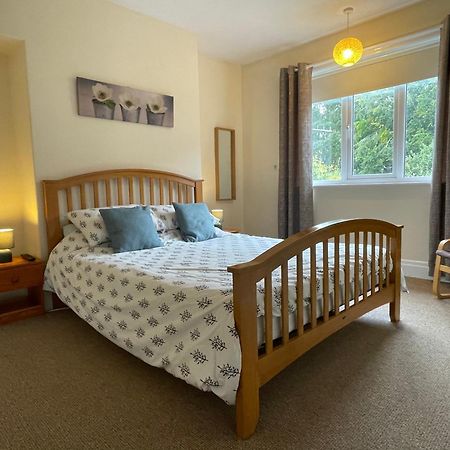 Large 5 Bed House In Scarborough Near The Beach, Large Garden & Hot Tub Exterior foto