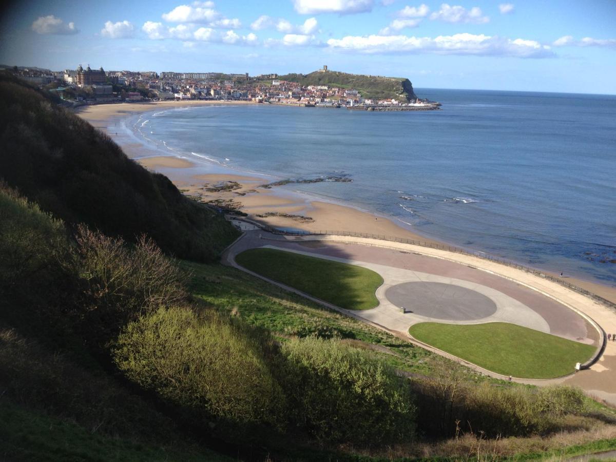 Large 5 Bed House In Scarborough Near The Beach, Large Garden & Hot Tub Exterior foto