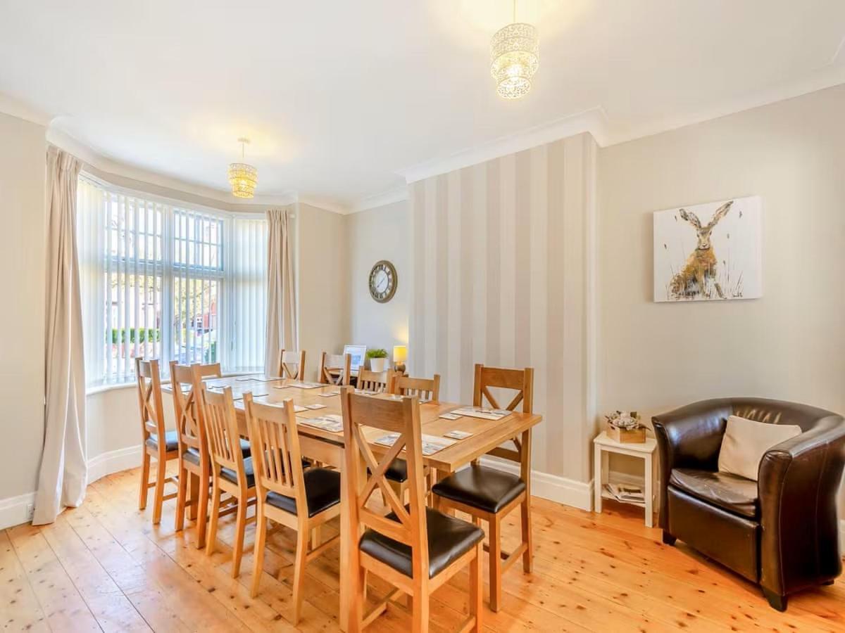 Large 5 Bed House In Scarborough Near The Beach, Large Garden & Hot Tub Exterior foto