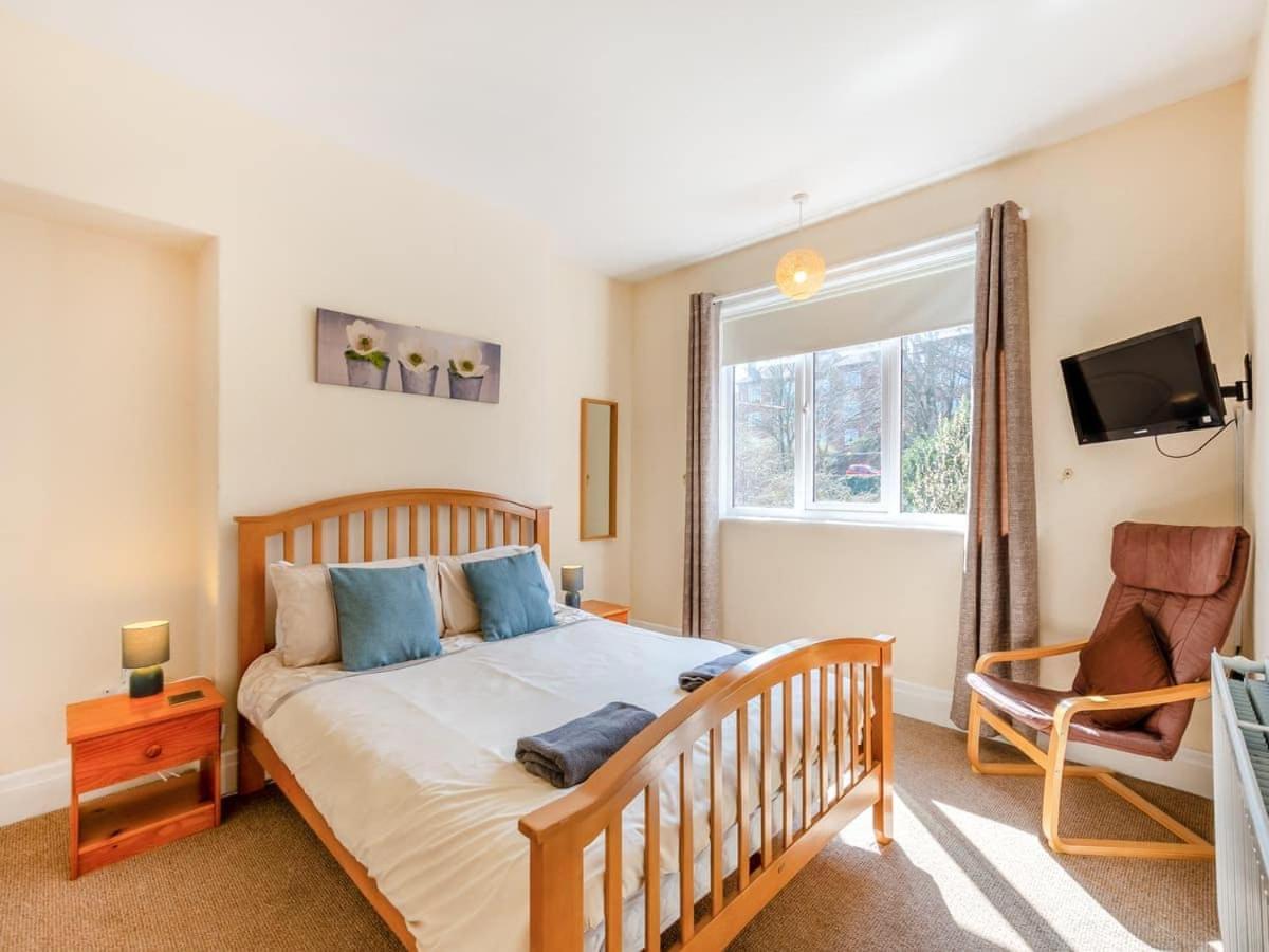 Large 5 Bed House In Scarborough Near The Beach, Large Garden & Hot Tub Exterior foto